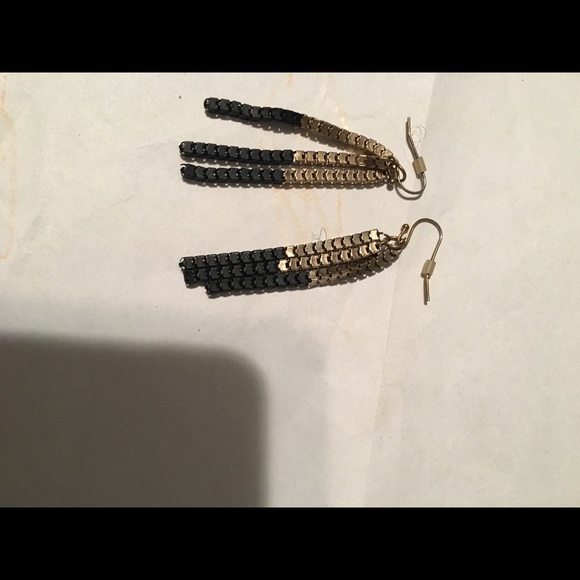 Earrings - Picture 7 of 8